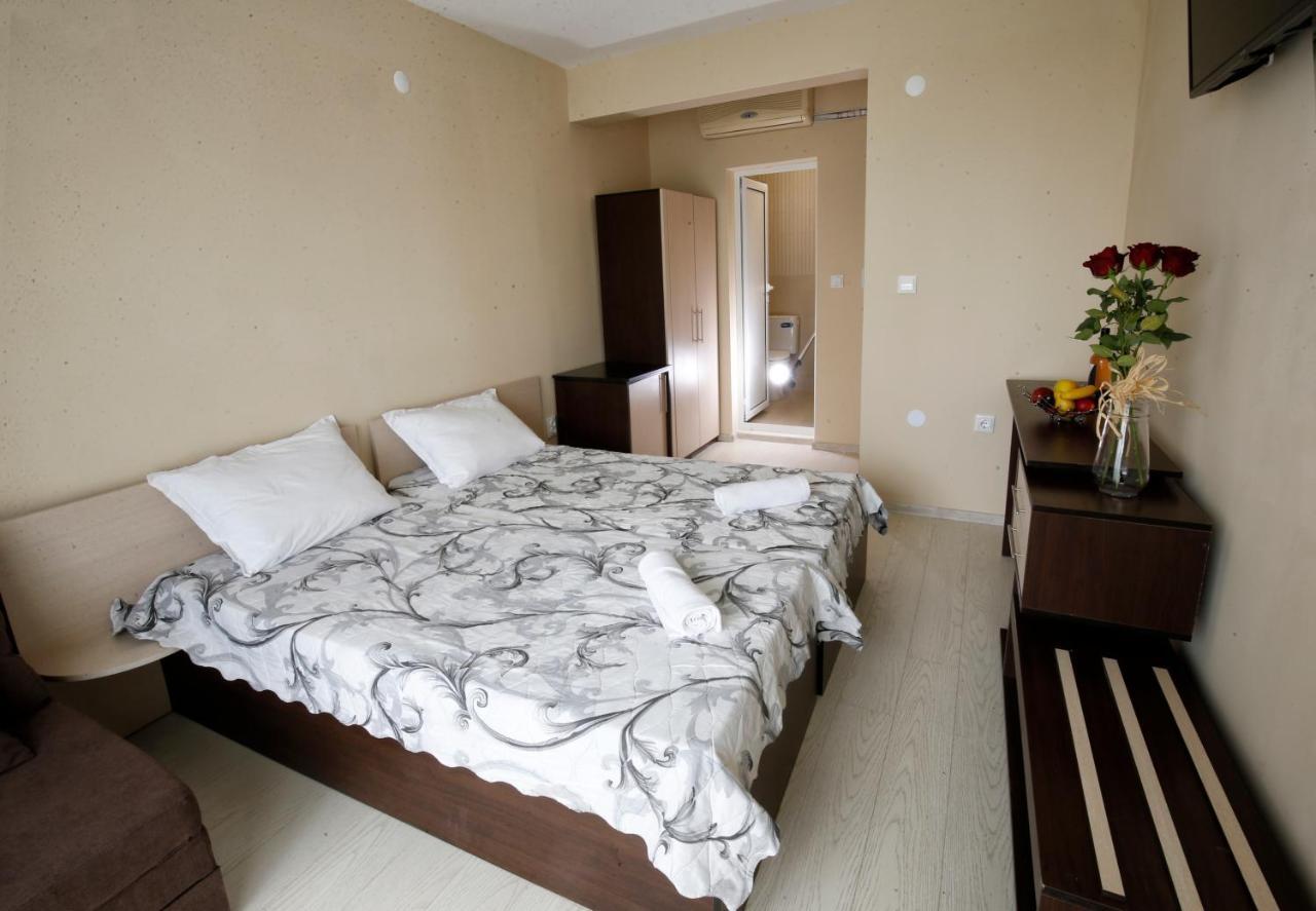 Stayinn Rainbow Houses Beachfront By Asteri Hotels Sunny Beach Exterior photo