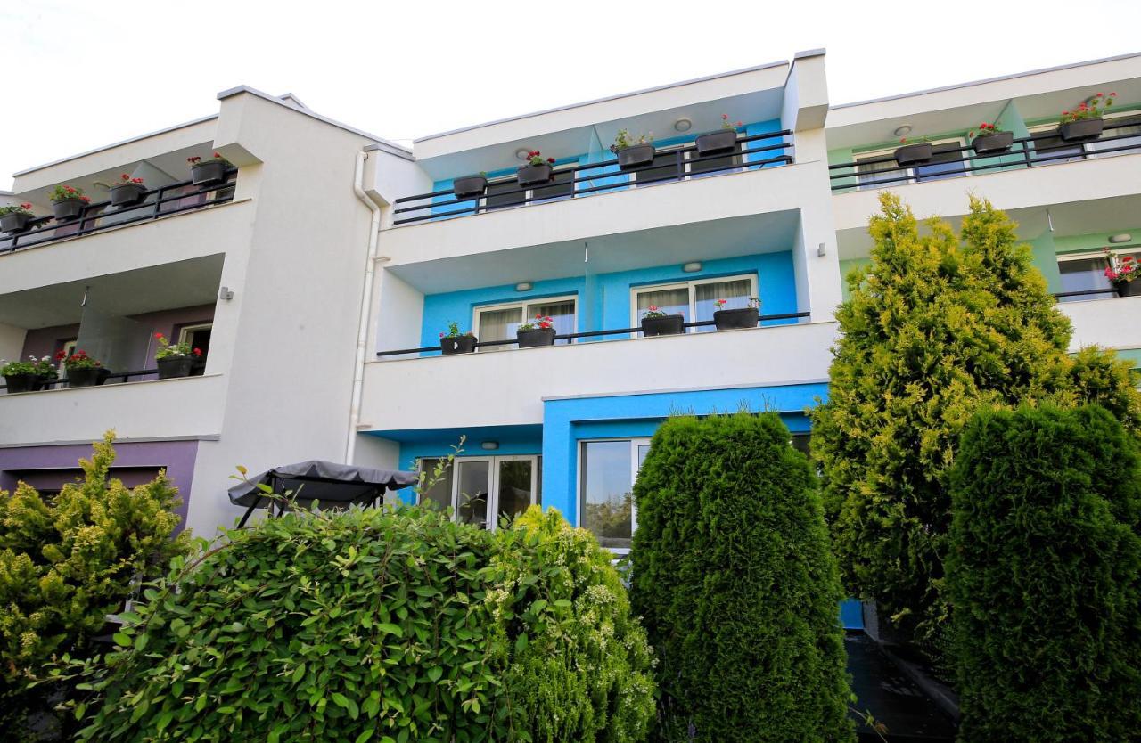 Stayinn Rainbow Houses Beachfront By Asteri Hotels Sunny Beach Exterior photo